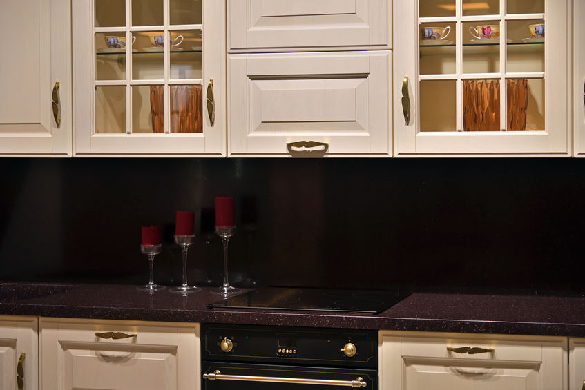 Pros & Cons of Glass Doors in Kitchen Cabinets