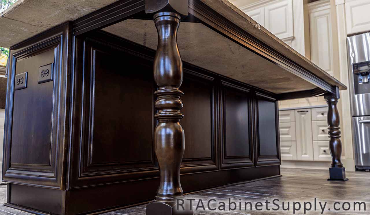 Edinburgh Espresso kitchen close up view with kitchen island.